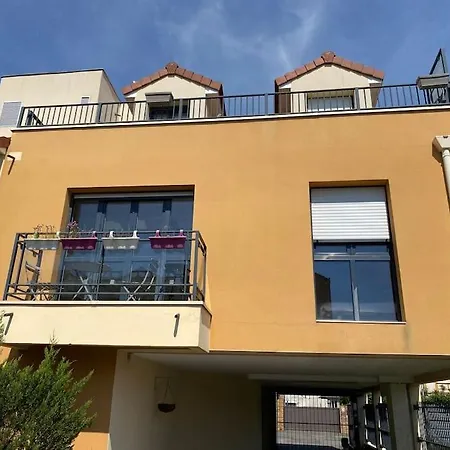 Appartement Charmant 2 Pieces Bien Situe *